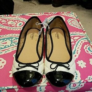 New with tags-Old Navy flats